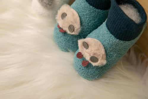 設(shè)圖藍(lán)色學(xué)步襪童鞋兒童用品攝影圖 海報(bào)設(shè)計(jì) 下載請至來源處