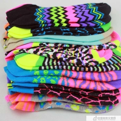 5毛襪子批發全攻略 廠家直銷庫存襪子，全棉滌棉混批一站購